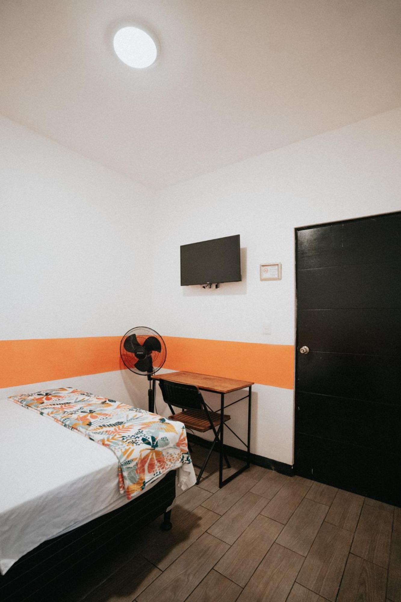 Tequila Sunrise Hostel Guatemala-Stad Buitenkant foto