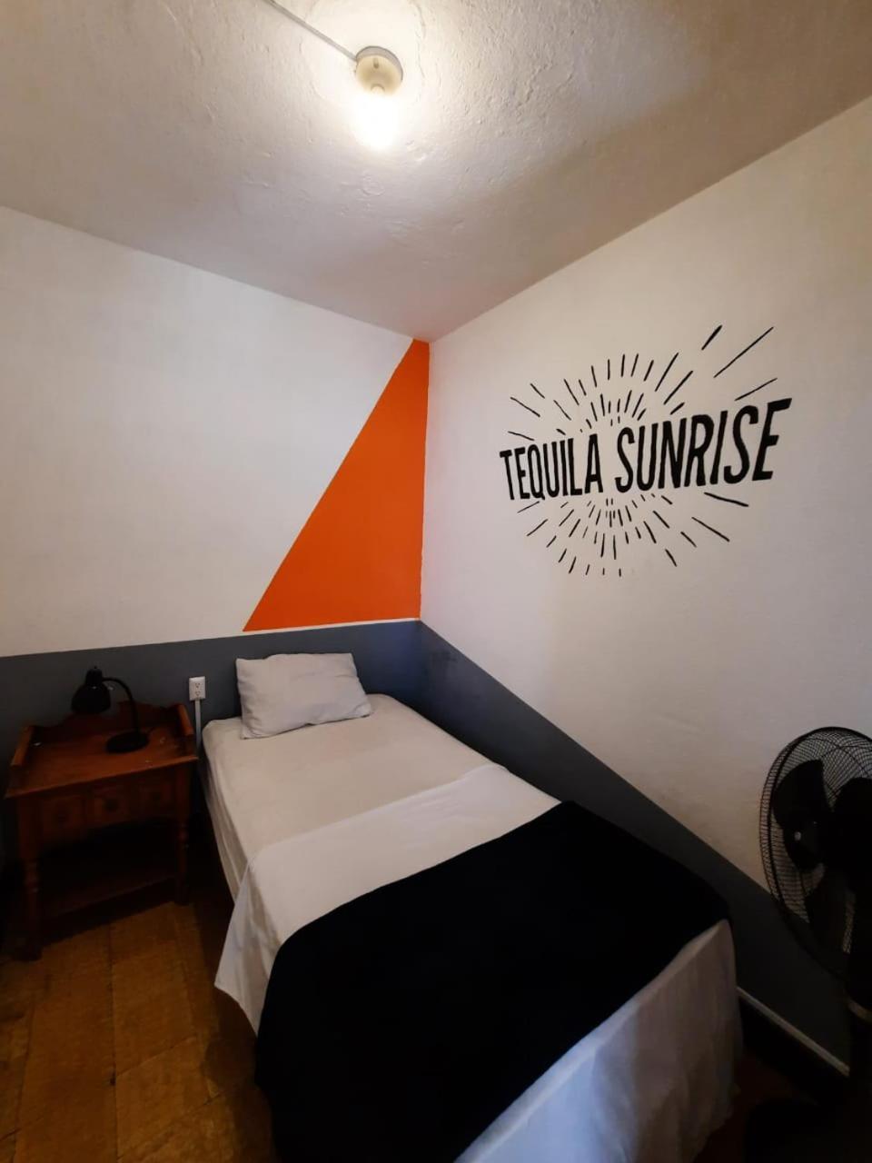 Tequila Sunrise Hostel Guatemala-Stad Buitenkant foto