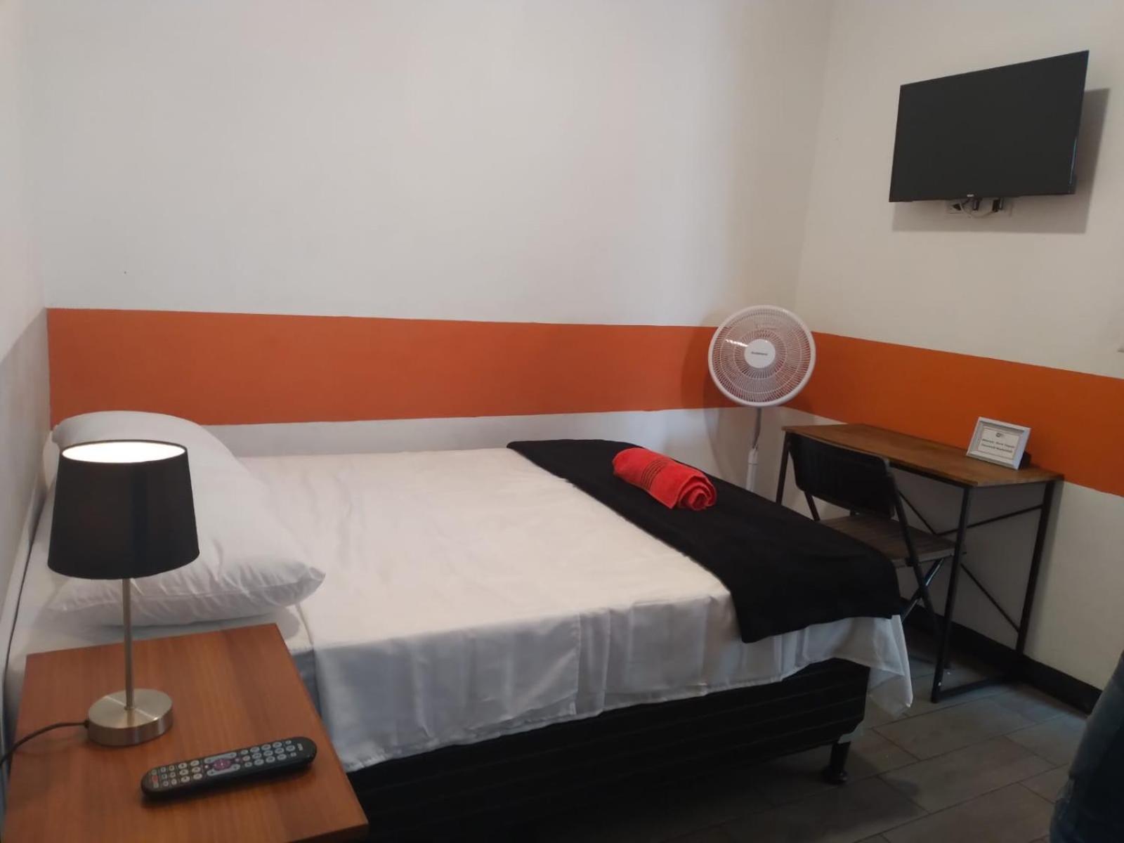 Tequila Sunrise Hostel Guatemala-Stad Buitenkant foto