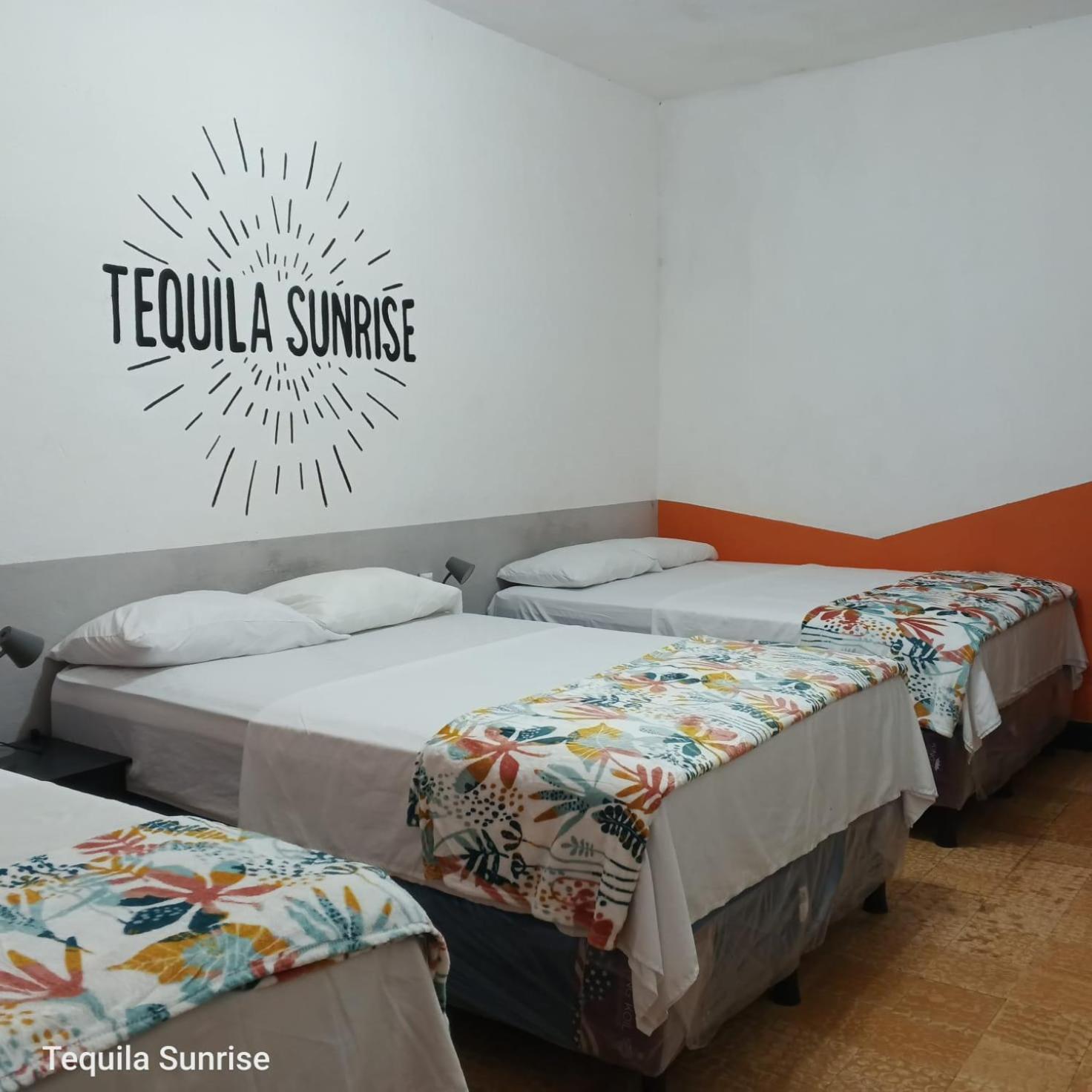Tequila Sunrise Hostel Guatemala-Stad Buitenkant foto