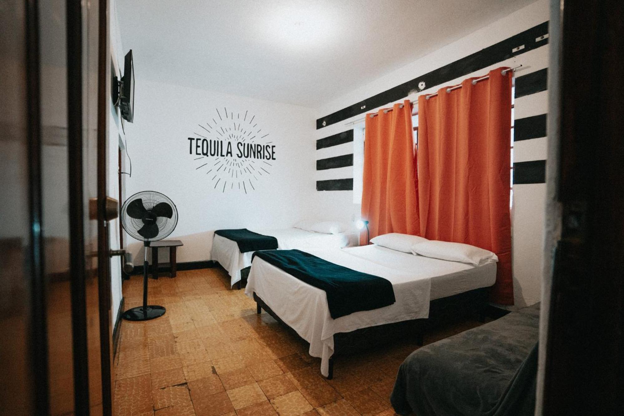 Tequila Sunrise Hostel Guatemala-Stad Buitenkant foto